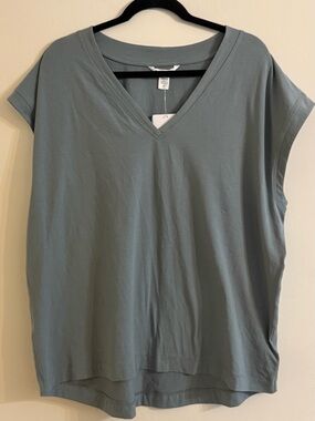 Athleta Sage Green V-Neck Tank Top Size XL